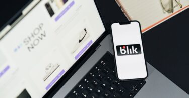 Shopping on a laptop and smartphone, the result of learning how to create an online store